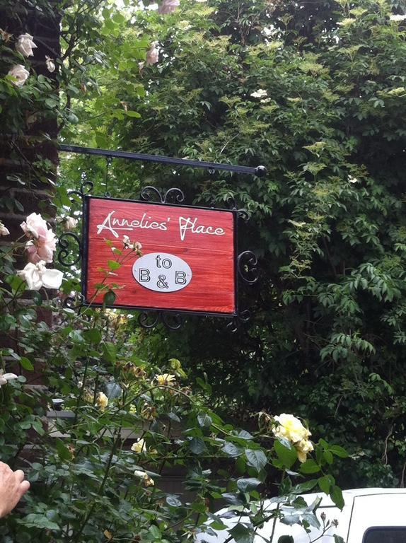 Annelies'place To B& B Acomodação com café da manhã  *